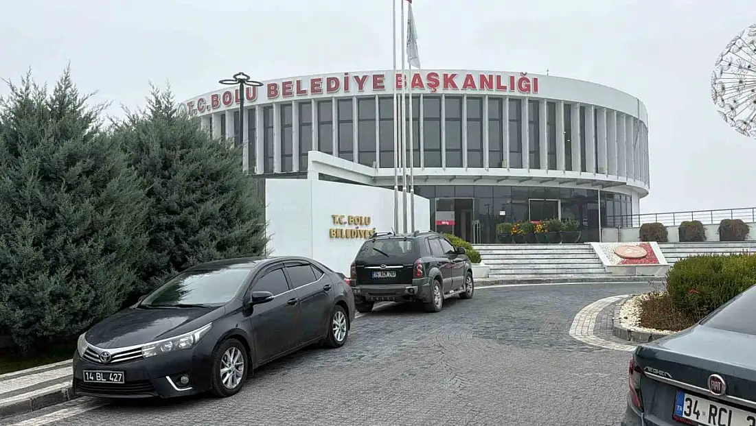 Bolu Belediyesi'ne şafak operasyonu: 4 gözaltı