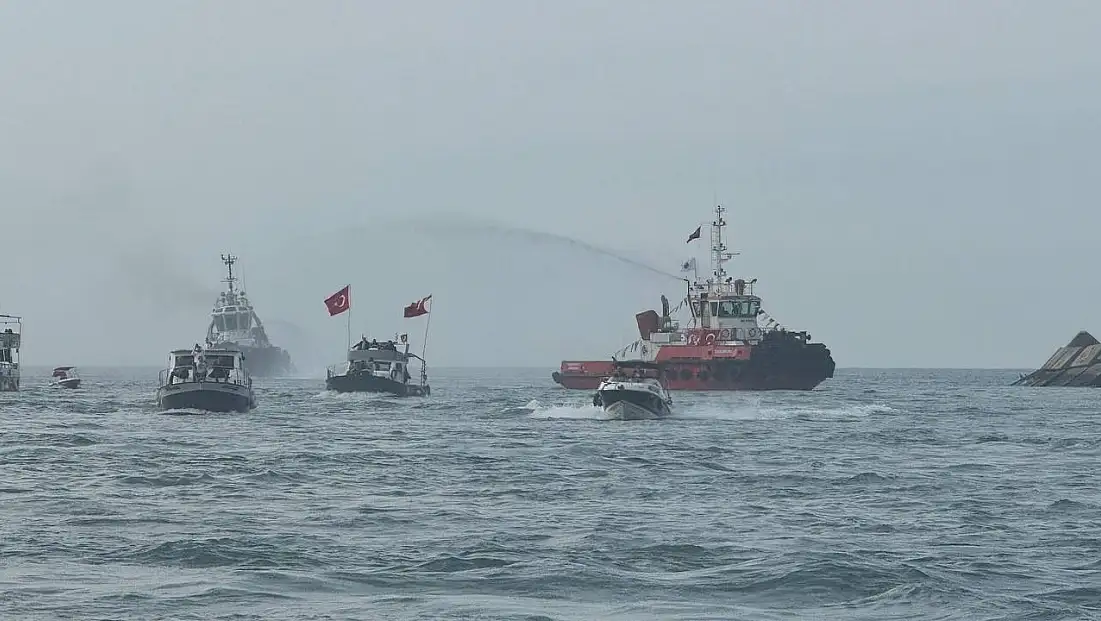 Zonguldak Limanı'nda Cumhuriyet Bayramı'na özel deniz gösterisi
