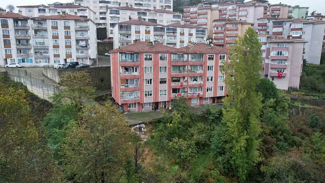 135 haneli sitede çökme endişesi: 'İki yıldır çözüm bekliyoruz'