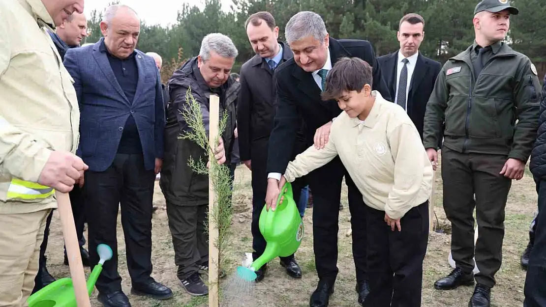 'Geleceğe Nefes' için fidanlar toprakla buluştu