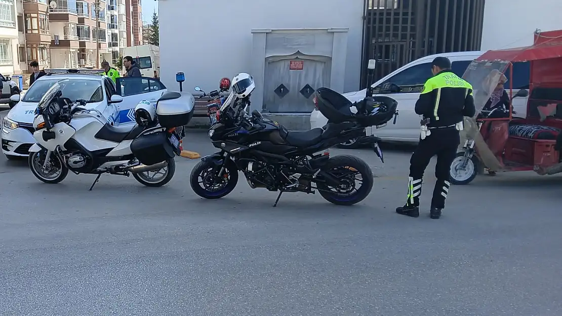 11 motosiklet sürücüsüne ceza yağdı