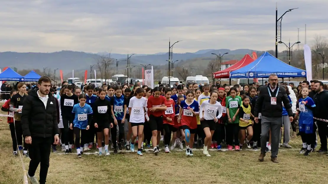 14 farklı ilden gelen sporcular BARÜ'de ter döktü