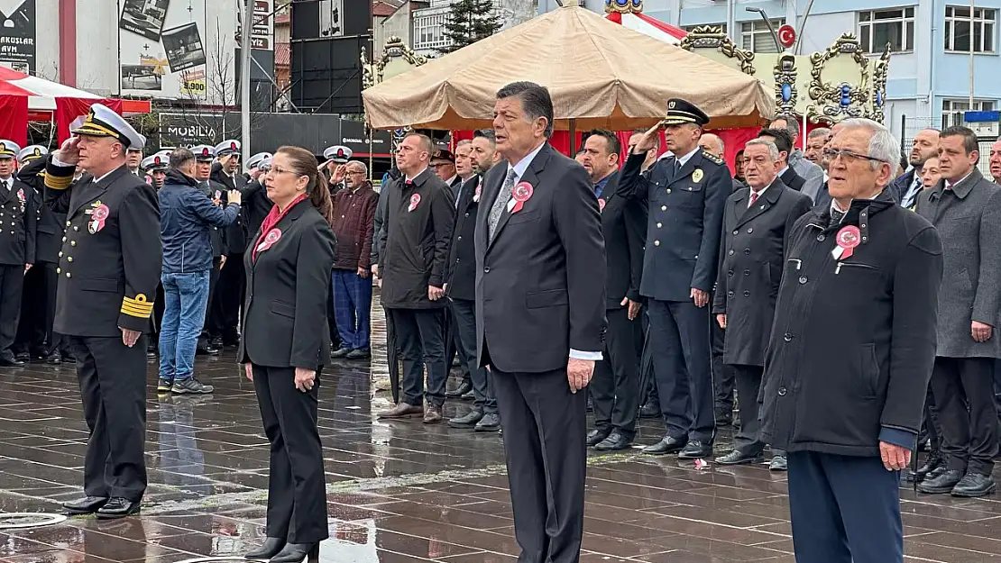 18 Mart etkinlikleri çelenk töreni ile başladı