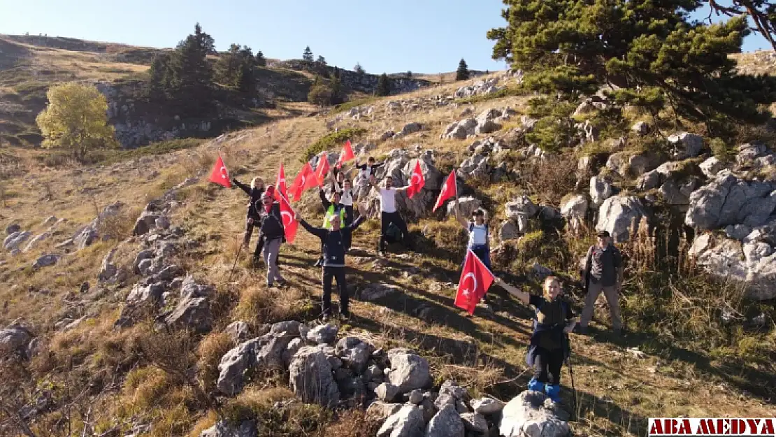 2 bin metre zirvede Cumhuriyet Coşkusu