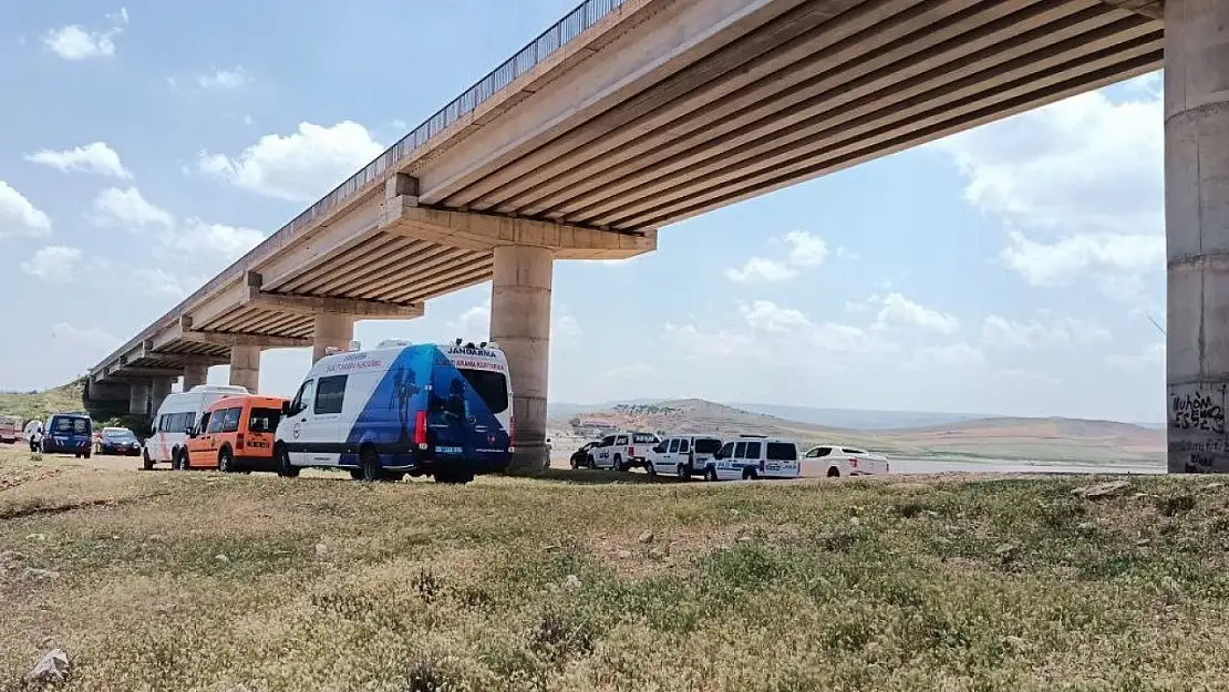 21 yaşındaki genç ve kız arkadaşının öldürülmesiyle ilgili 4 kamu görevlisine dava açıldı