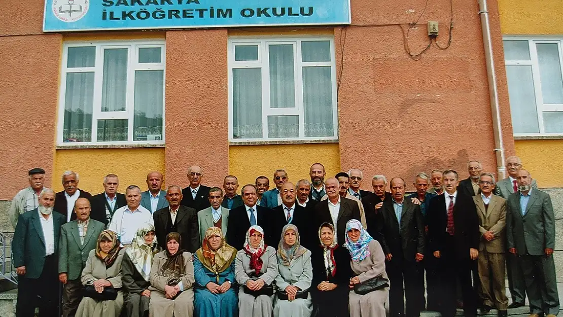 60 yıl sonra okullarında buluştular