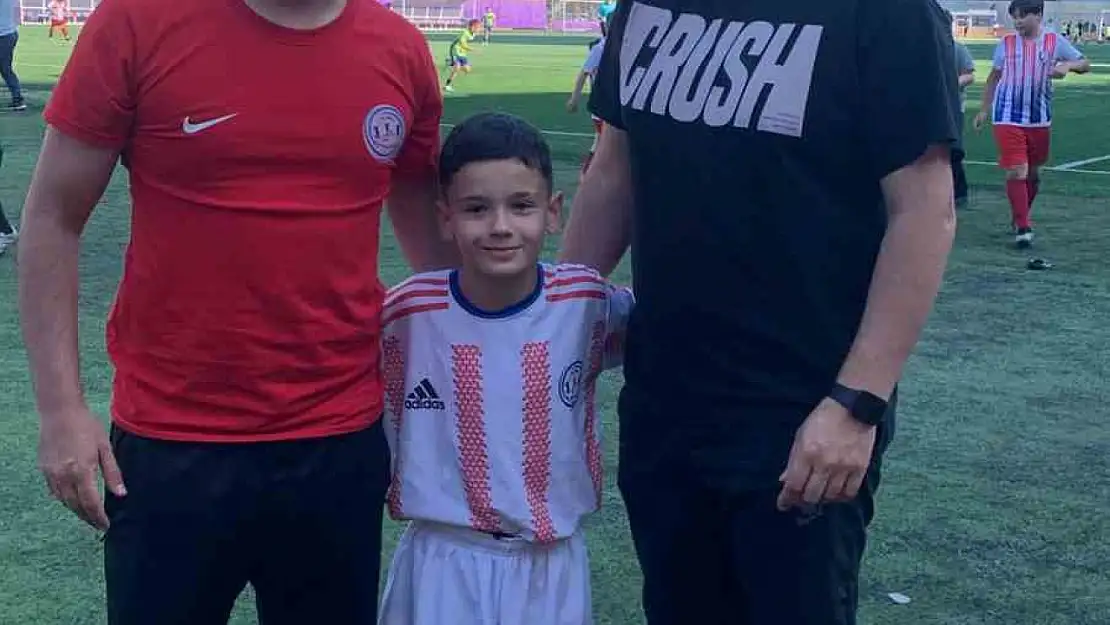 9 yaşındaki Yiğit Ali Koç, Fenerbahçe altyapısına davet edildi
