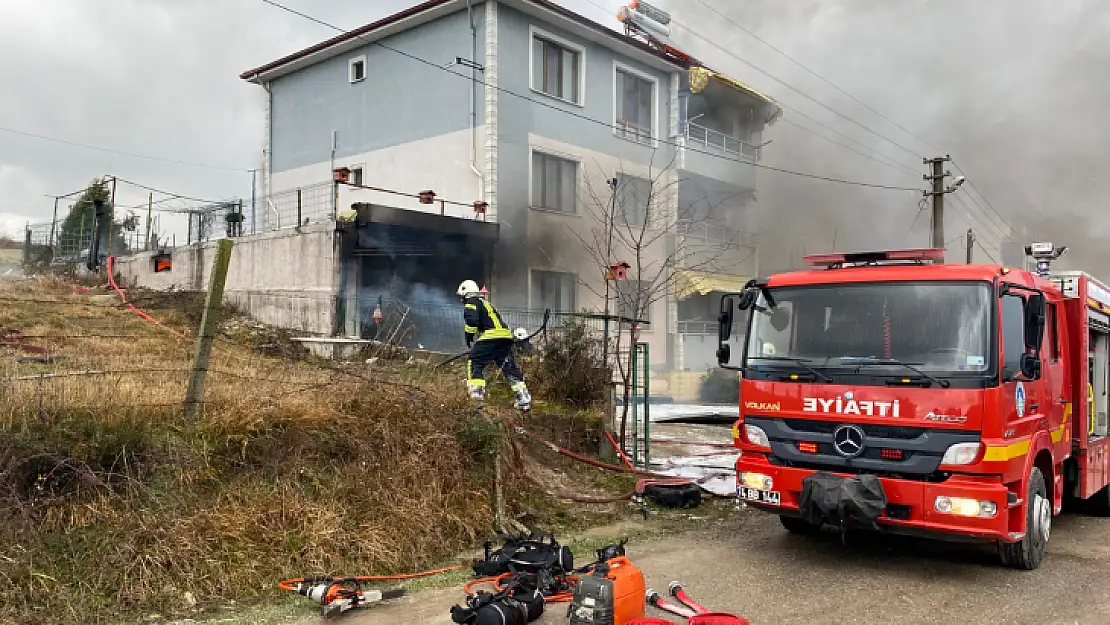 Garajda çıkan yangın korku dolu anlara neden oldu