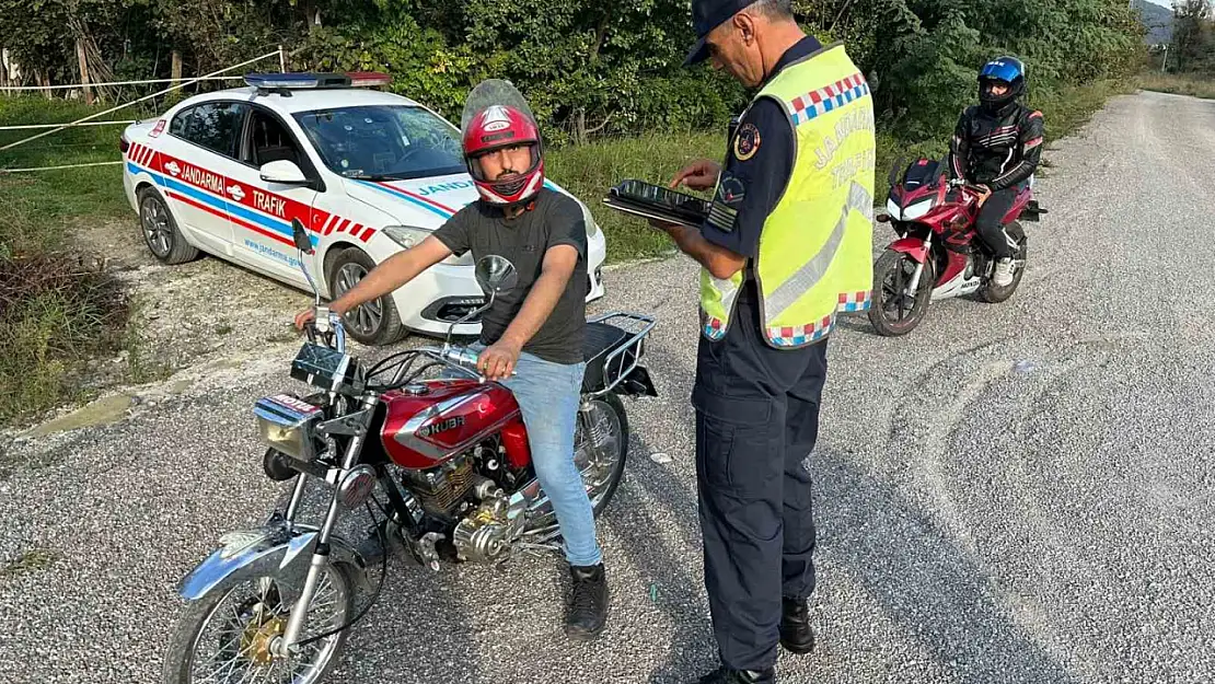 Alaplı'da motosiklet denetimleri aralıksız sürüyor