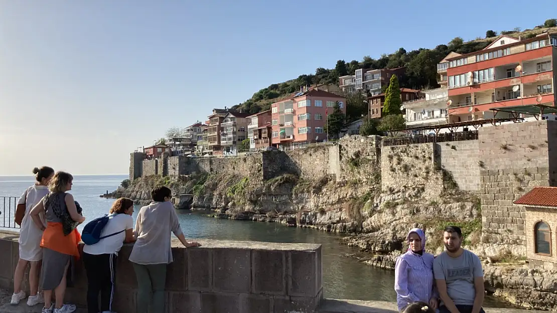 Amasra Kalesi'nin güzelliği temizlik sonrası ortaya çıktı