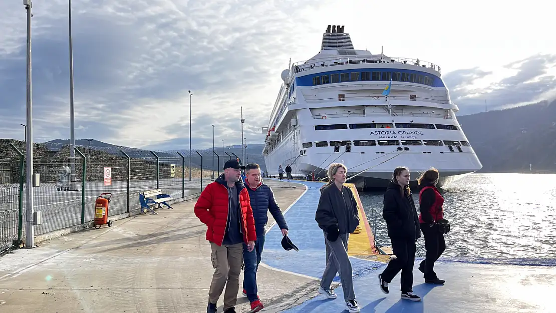 Amasra sokaklarını Rus turistler doldurdu