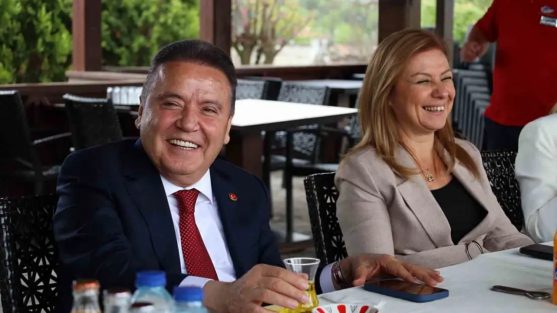 Antalya BB Başkanı Muhittin Böcek başkanlığında, Safranbolu'da Cittaslow Ulusal Ağ toplantısı gerçekleştirildi