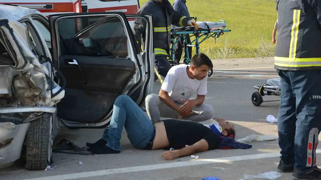 Antalya'da feci kaza: 3 ölü, 9 yaralı