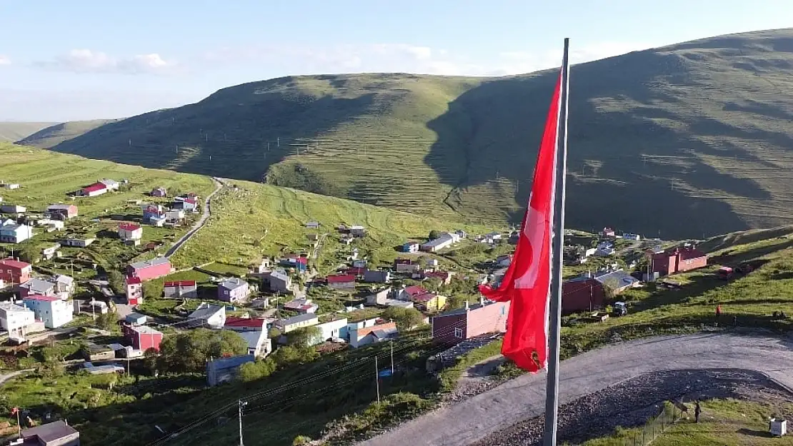 Atatürk'ün silueti görülmeye başlandı