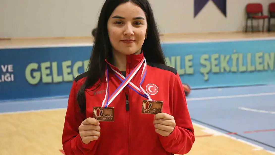 Badmintonda Avrupa 3.'sü olan Halenur Küçüksevgili'nin hedefi olimpiyatlar