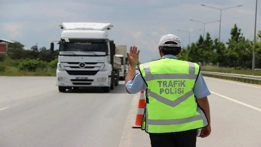 Bakan Yerlikaya'dan trafik denetimi paylaşımı