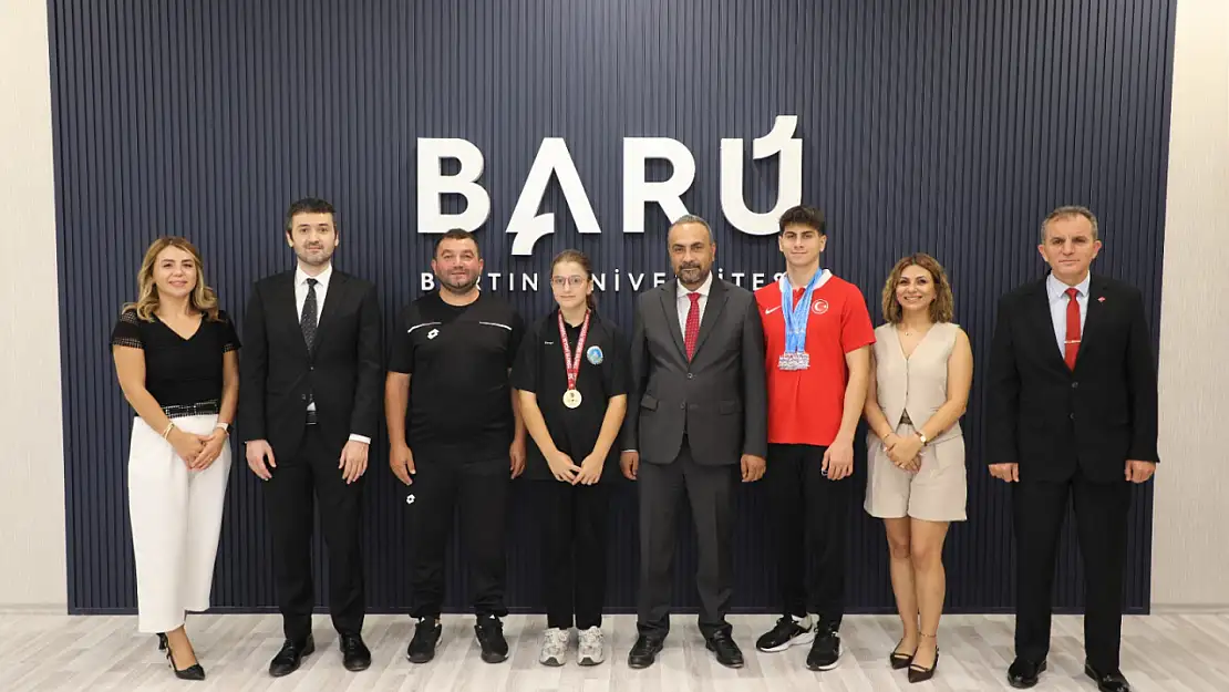 Bartın'ı gururlandıran sporculardan Rektör Akkaya'ya ziyaret