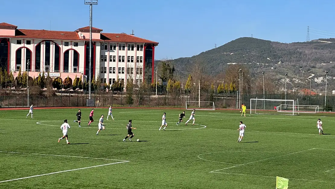 Bartınspor 1 puanı 90+4'te kurtardı