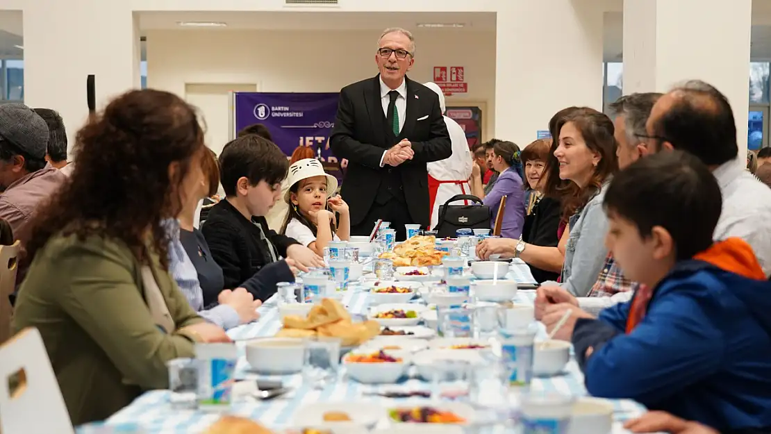 BARÜ ailesi iftar sofrasında bir araya geldi