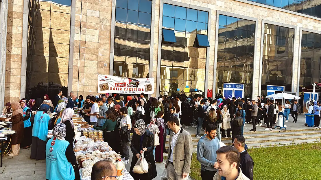 BARÜ'de Hayır Çarşısı kuruldu