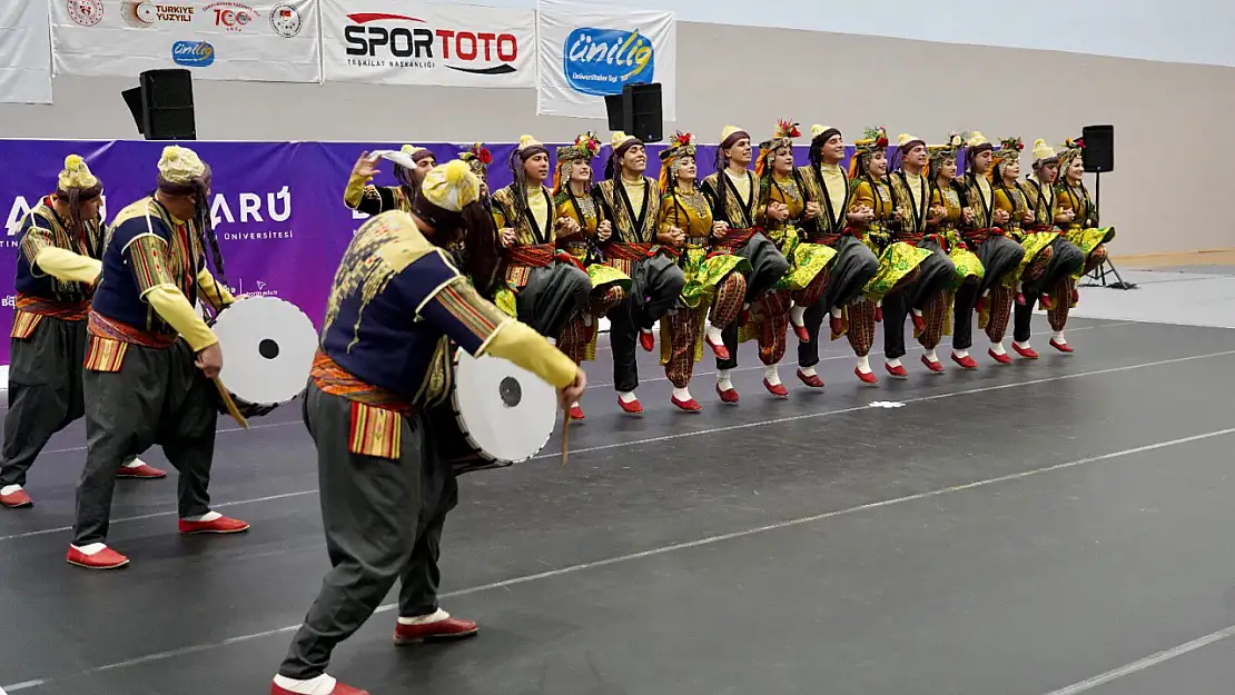 BARÜ, Halk Dansları ve Halk Müziği Şenliğine ev sahipliği yaptı