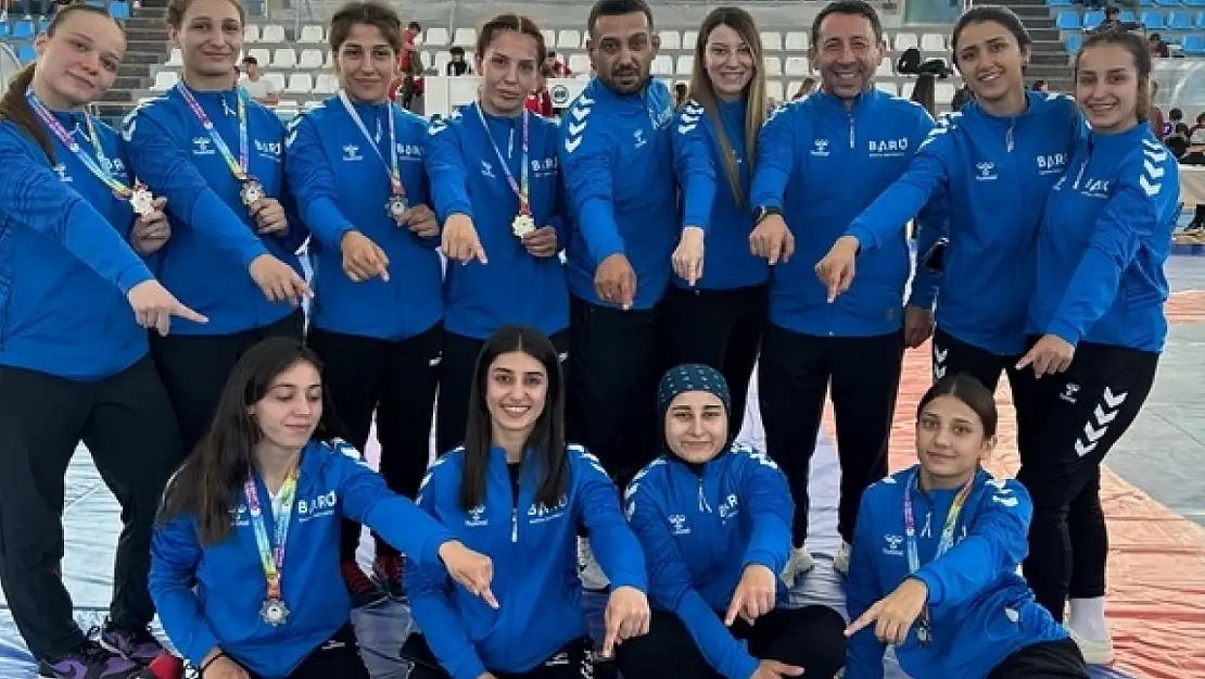 BARÜ'lü kadın güreşçilerden Türkiye şampiyonluğu
