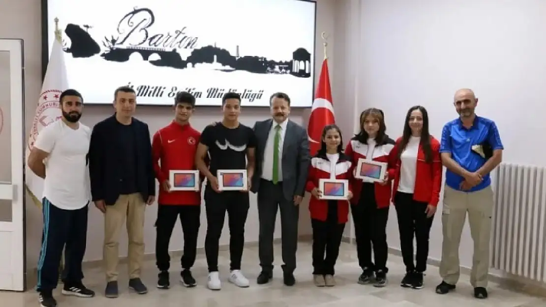 Başarılı sporculardan Acar'a ziyaret