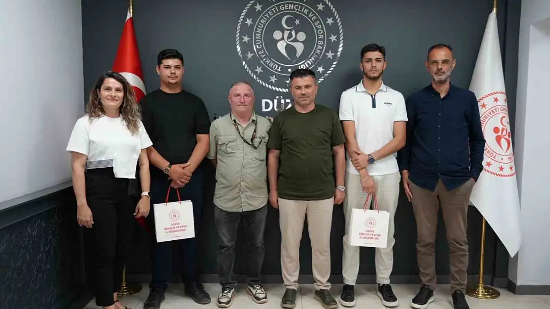 Başarılı sporcuları ağırladı