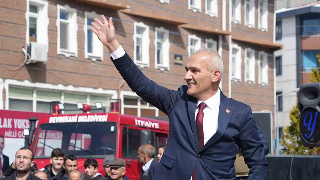 Başkan Altıkulaç: 'Hayvanların otladığı stadyumu top oynar hale getirdik'