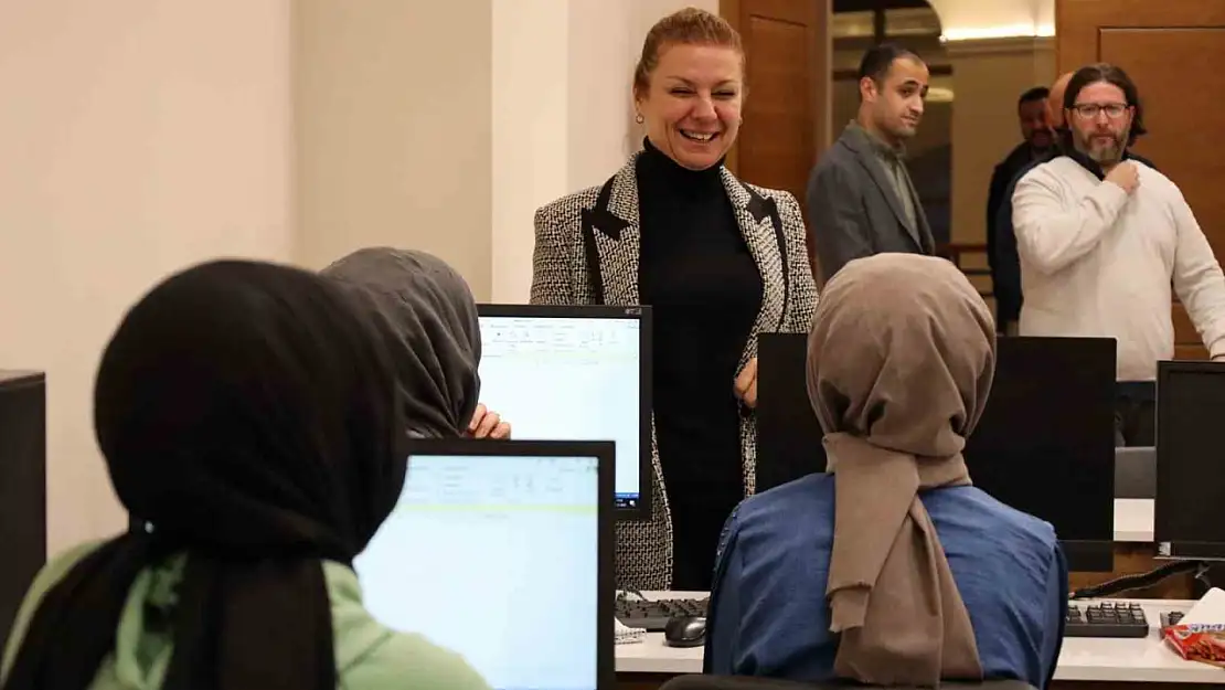 Başkan Köse, kursiyerlerle bir araya geldi