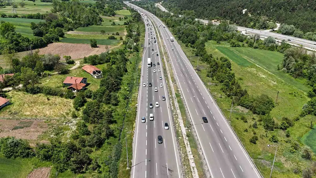 Bayram trafiği sürüyor: Bolu'da kilometrelerce kuyruk