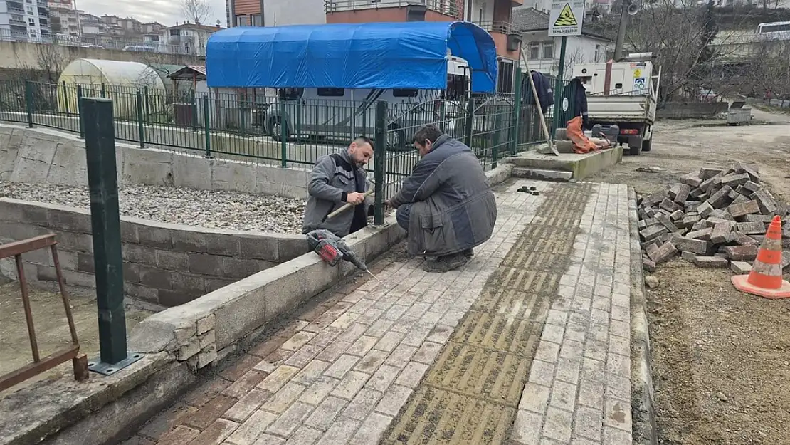 Belediye ekipleri çalışmalarına devam ediyor