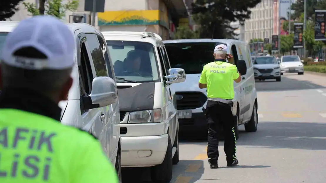 Bolu'da polis kurala uymayan sürücülere göz açtırmıyor: Milyonlarca lira ceza