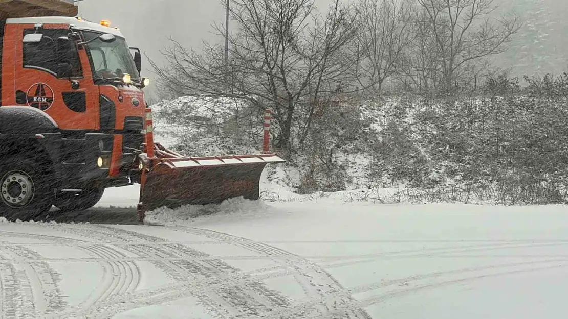 Bolu Dağı'nda beklenen kar başladı