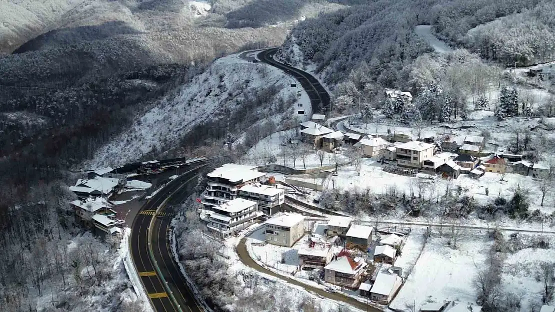 Bolu Dağı'nda kartpostallık kar manzarası