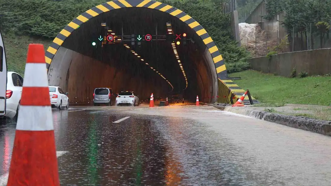 Bolu Dağı Tüneli İstanbul yönü ulaşıma kapatıldı