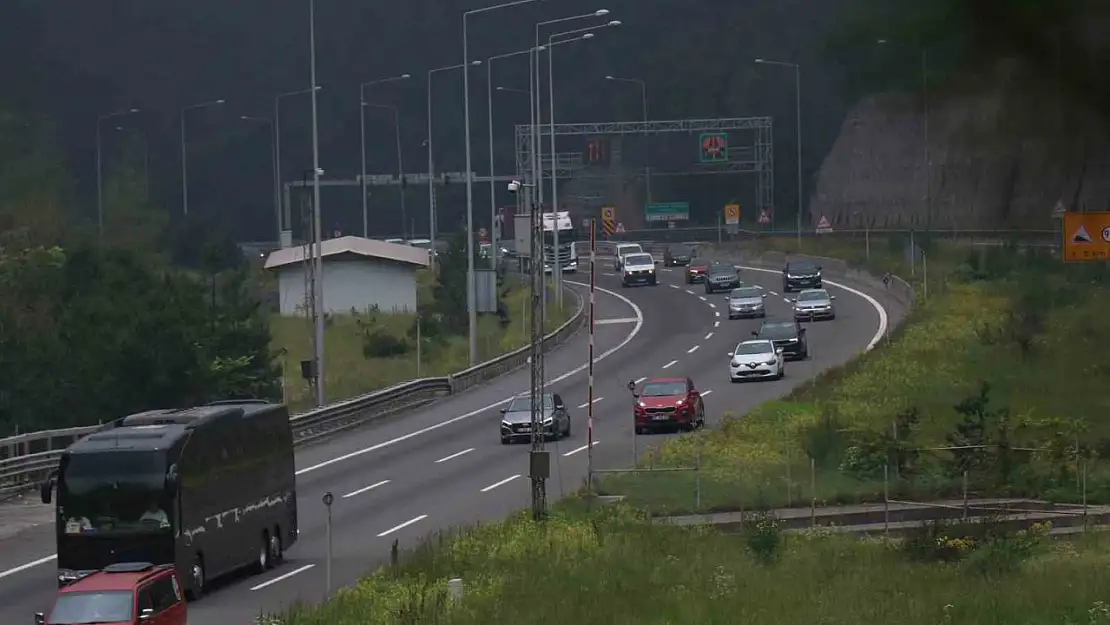 Bolu geçişinde trafik yoğunluğu azaldı