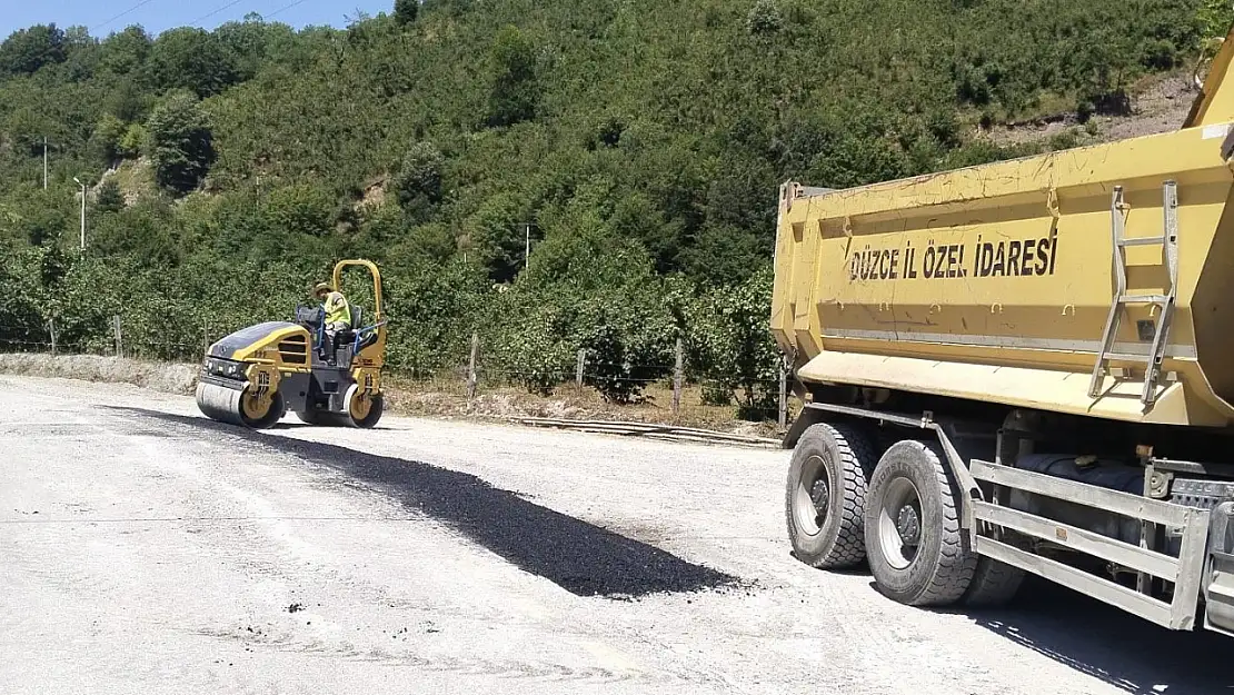 Bozulan yollara müdahale ediliyor