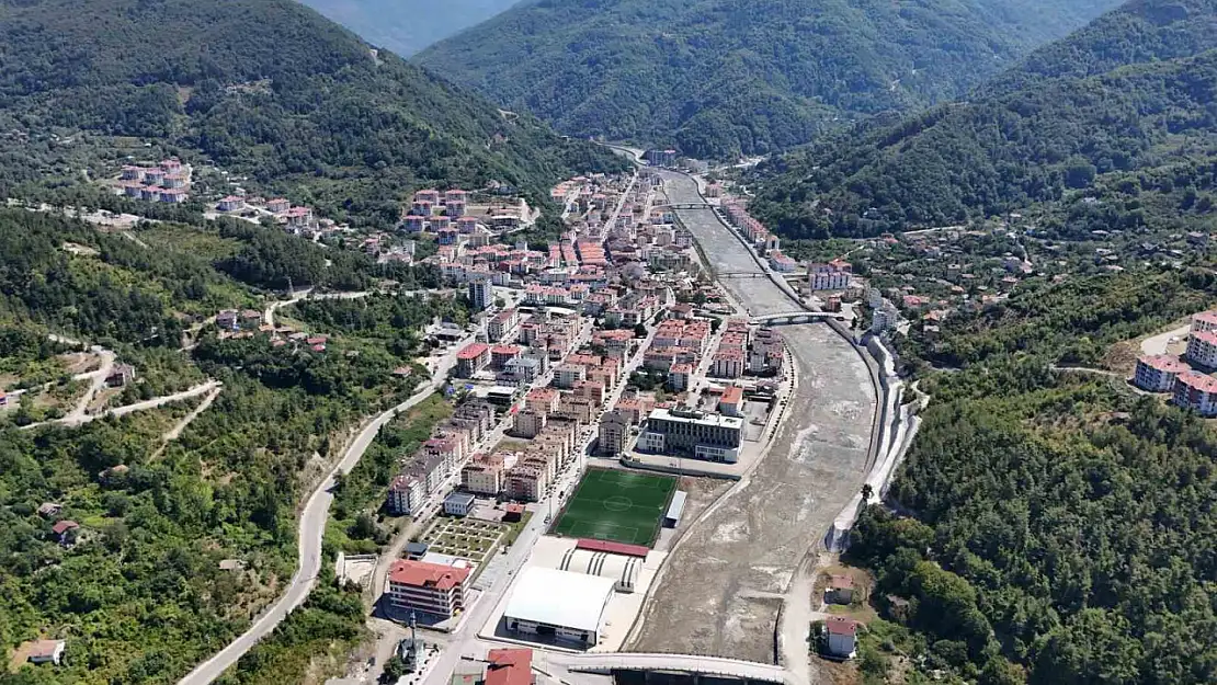 Büyük sel felaketinin 4'üncü yıl dönümü: Bir ilçe yeniden inşa edildi