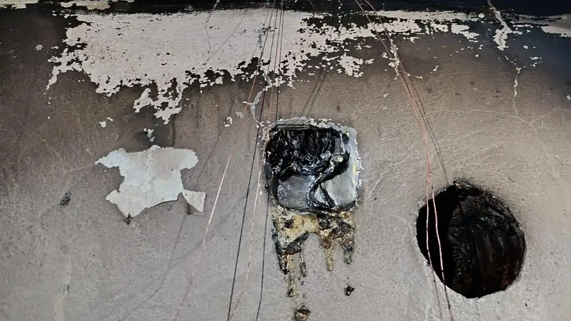 Cami lojmanında prizden yangın çıktı
