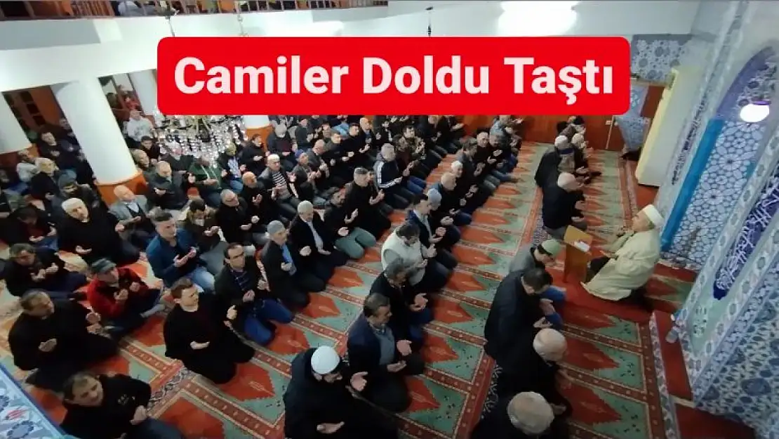 Camiler Doldu Taştı