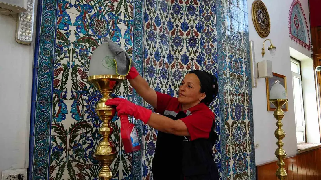 Camiler Kurban Bayramı'na hazırlanıyor