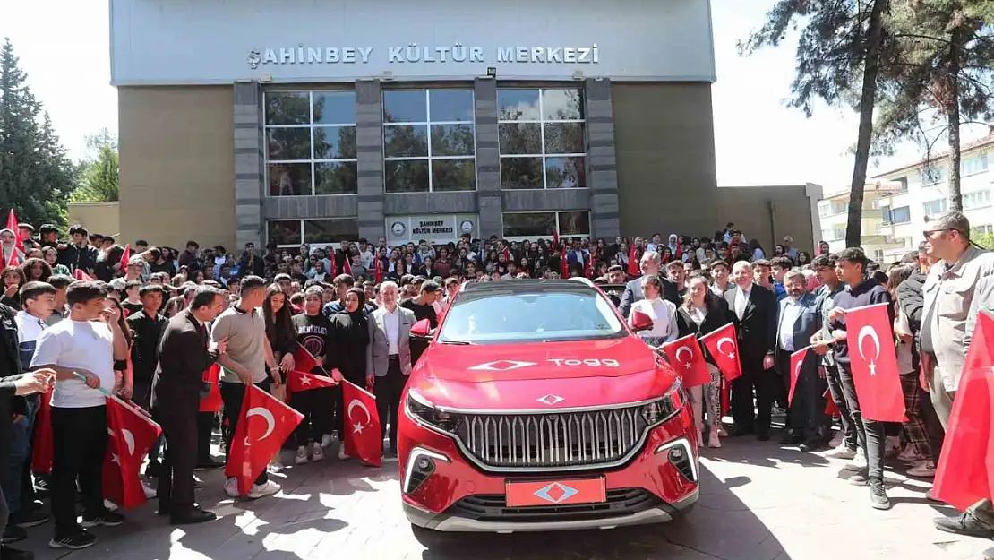 Çanakkale'ye gidecek öğrencilere TOGG sürprizi