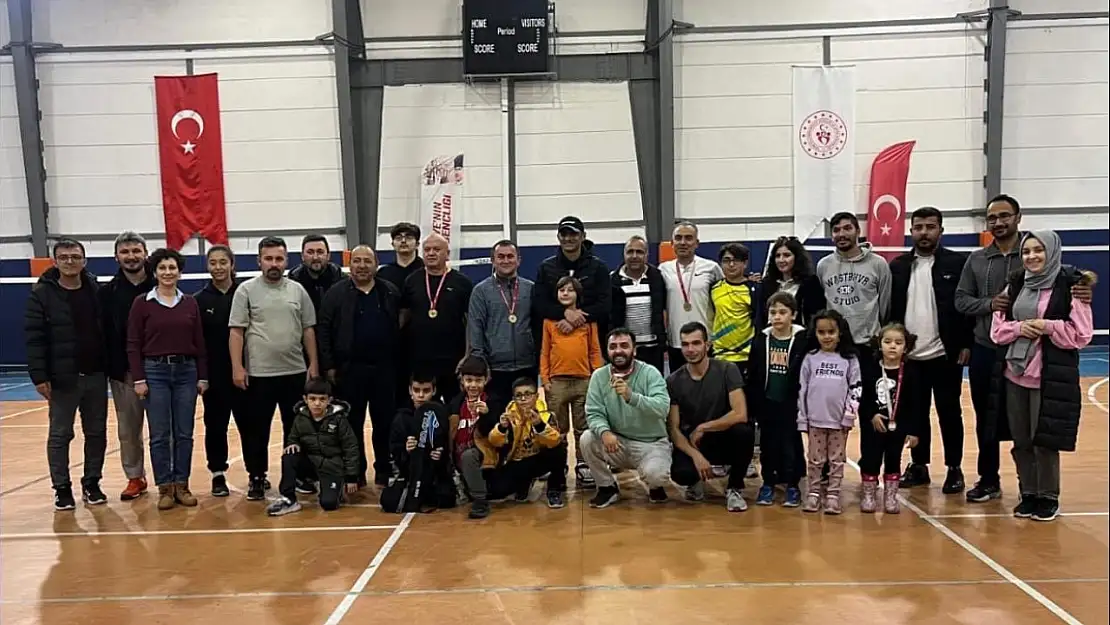 Çaycuma'da Badminton turnuvası düzenlendi