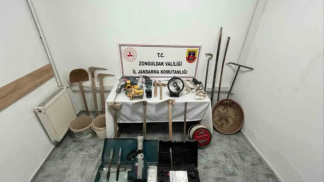 Çaycuma'da kaçak kazı yapan 5 kişi yakalandı