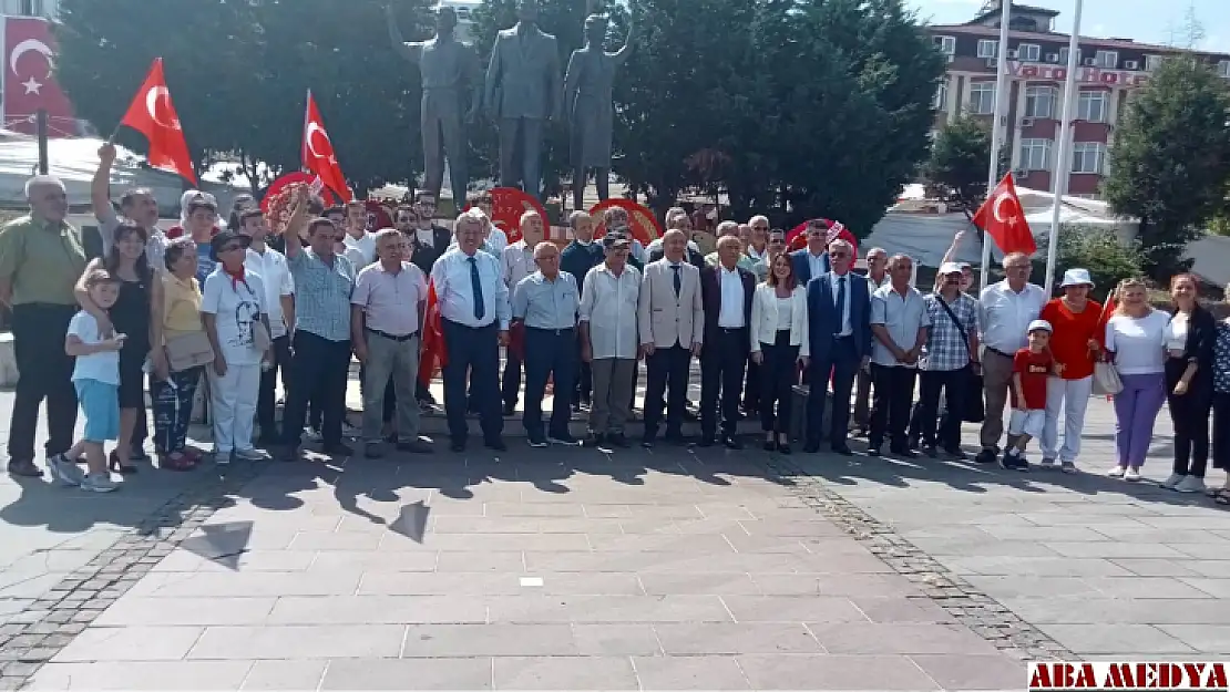 CHP ve ADD' den Zafer Bayramı töreni 