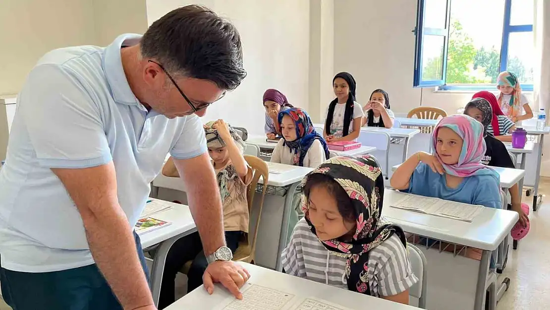 Çocuklar yaz tatilini gençlik merkezlerinde dolu dolu geçiriyor