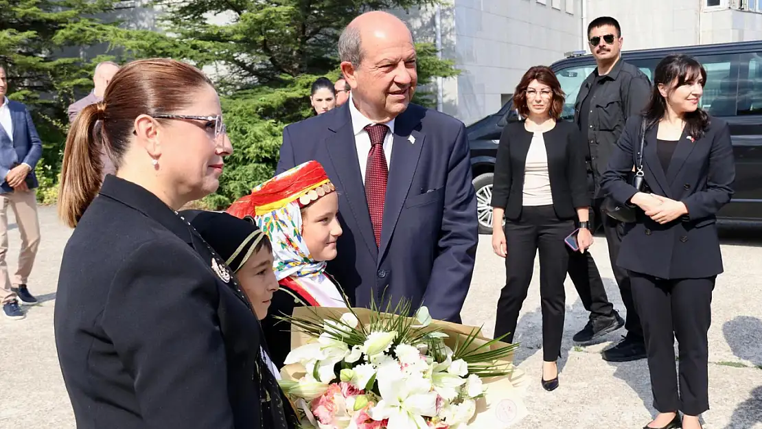 Cumhurbaşkanı Tatar'dan Valilik ziyareti