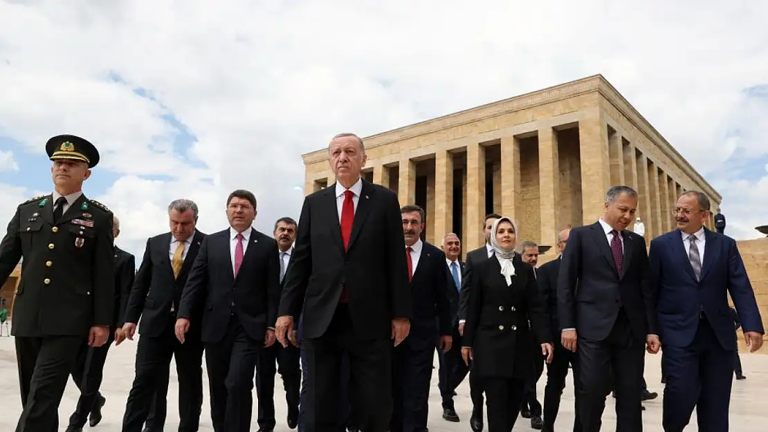 Cumhurbaşkanlığı Kabinesi Anıtkabir'de  