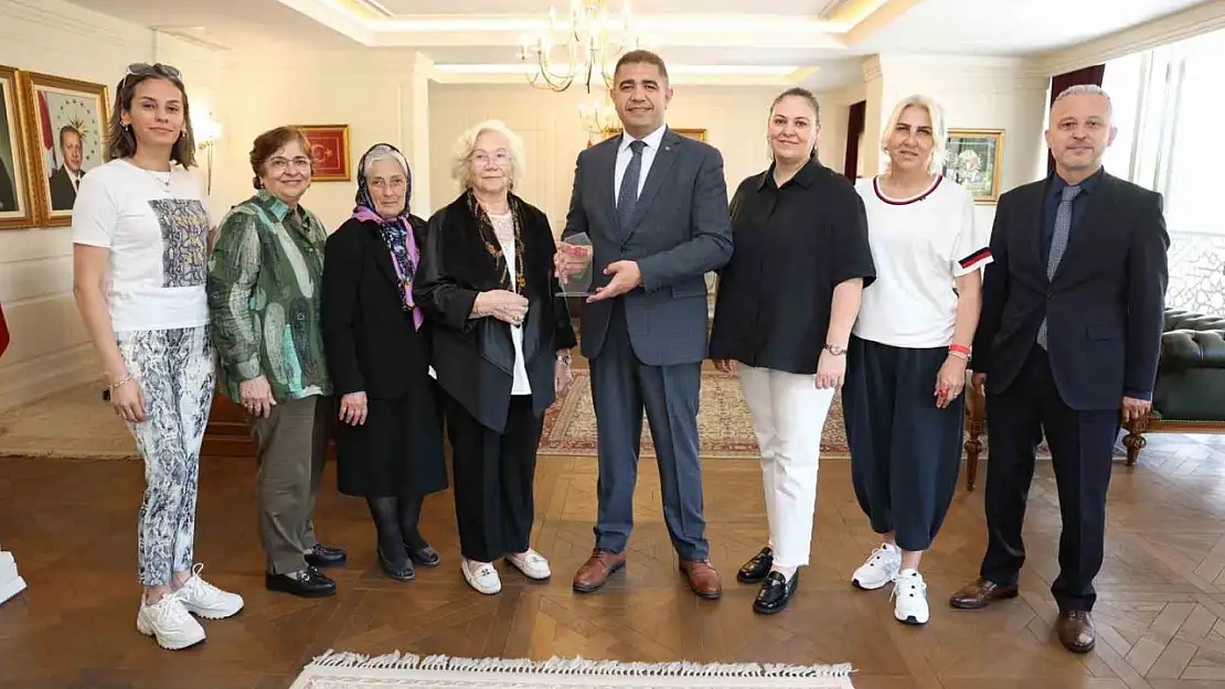 Devlet hastanesine 8 ritim kolter cihazı bağışladı